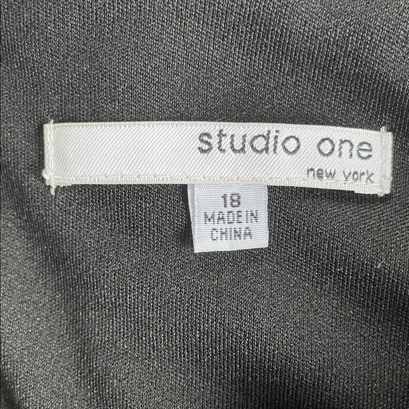 Studio One Colorblock Dress - Picture 8 of 11